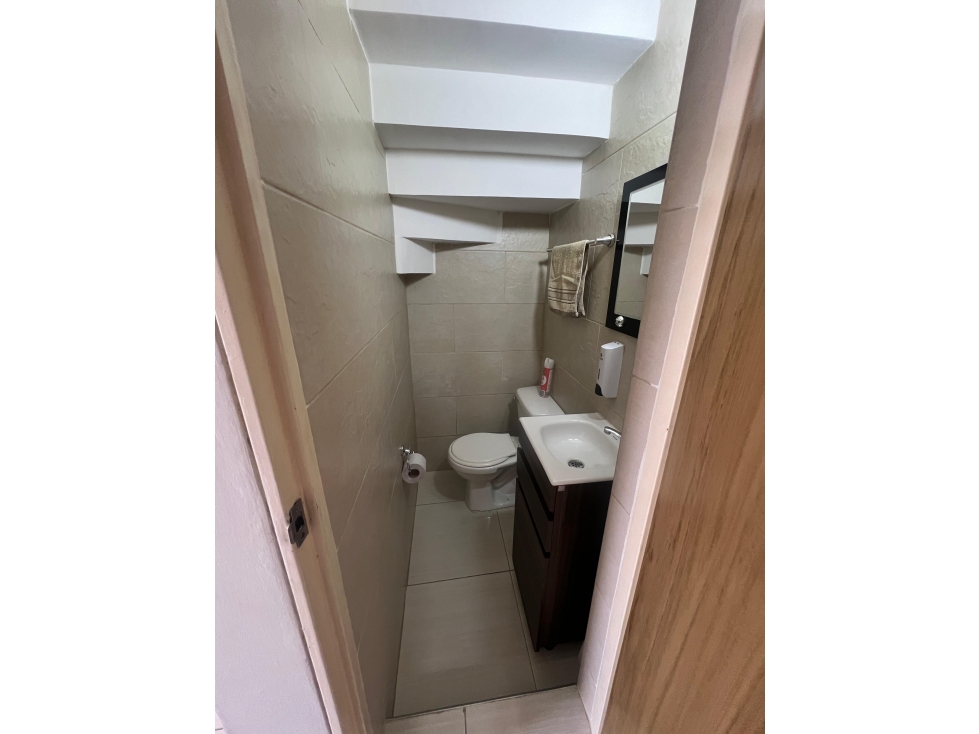 Vendo casa de 2 niveles unifamiliar en el parque industrial pereira