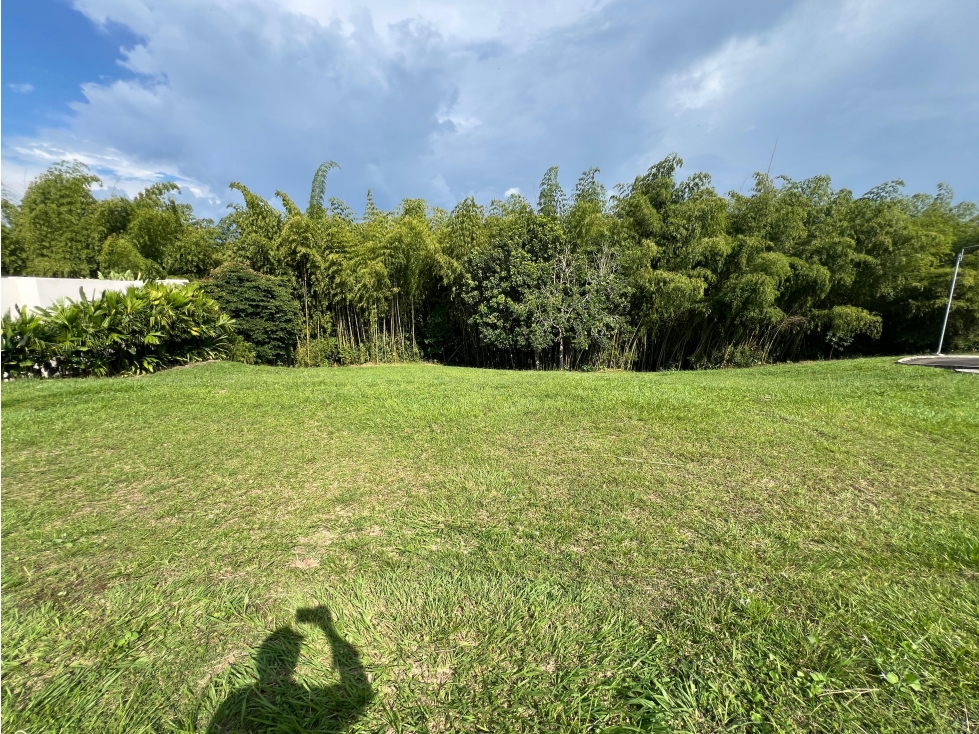 VENDO LOTE CAMPESTRE EN EL CONDOMINIO MALABAR EN CERRITOS, PEREIRA.