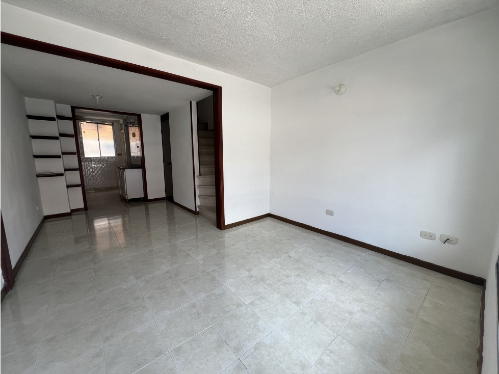 VENDO CASA URBANA EN LA VILLA PEREIRA, DE 3 NIVELES
