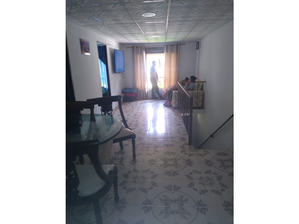 VENDO CASA DE 2 PISOS INDEPENDIENTES EN EL PARQUE INDUSTRIAL — foto 2