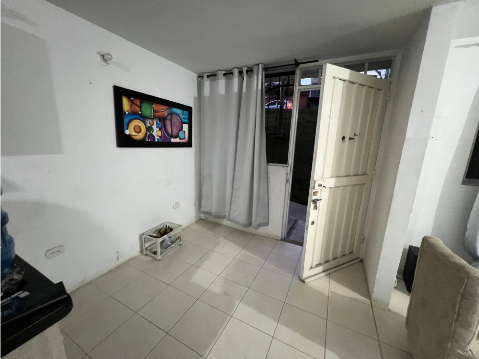 VENDO CASA DE 2 PISOS EN EL MIRADOR DE LLANO GRANDE — foto 2