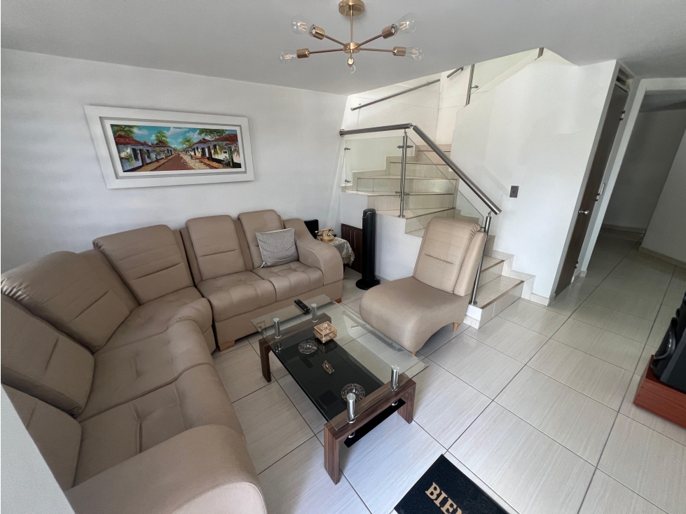 Vendo casa de 2 niveles unifamiliar en el parque industrial pereira — foto 3