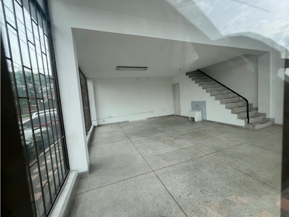 SE RENTA LOCAL COMERCIAL EN DOSQUEBRADAS, POR LA ROSA - 3