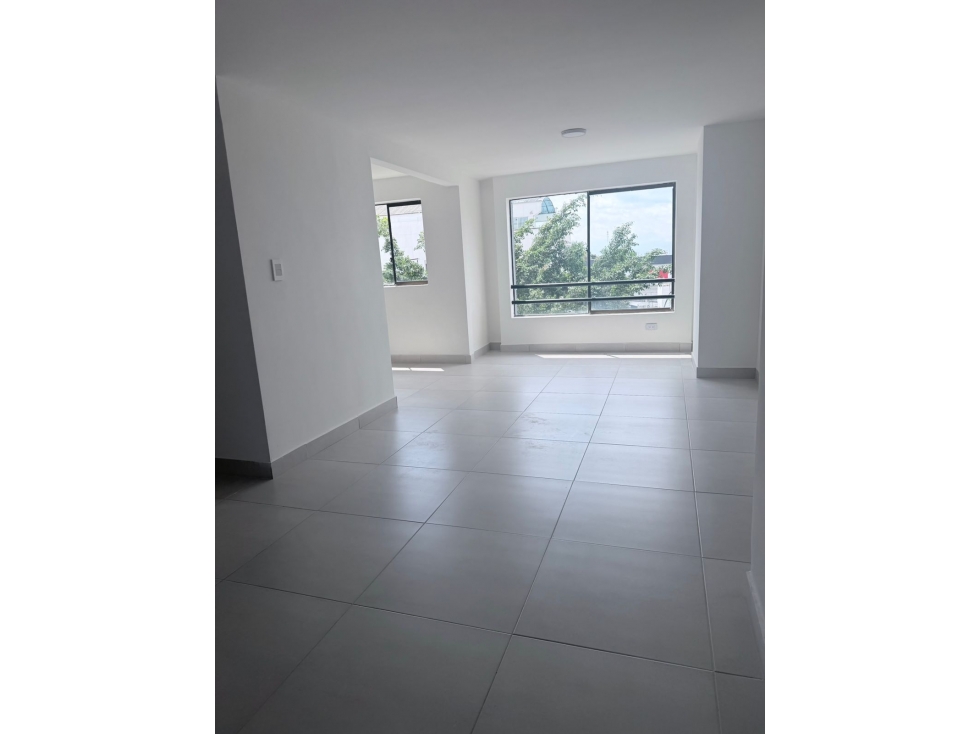 VENDO APARTAMENTO SOBRE LA AV 30 DE AGOSTO PEREIRA — foto 2