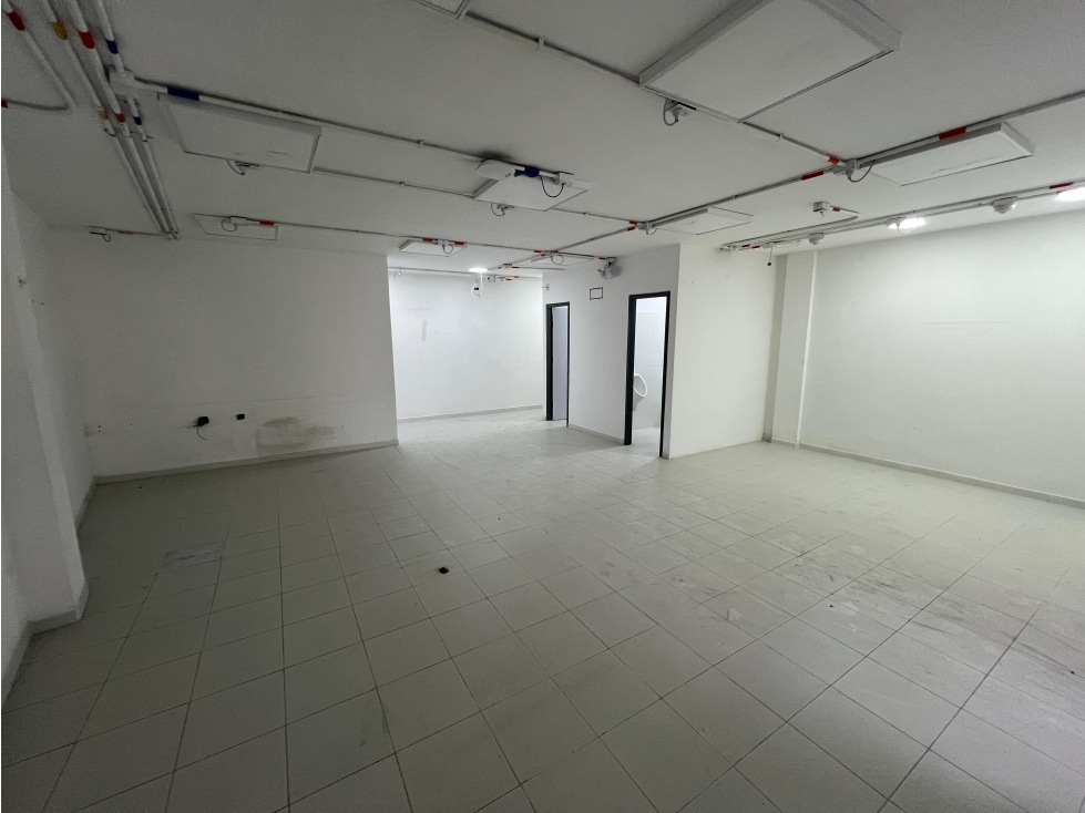 SE RENTA LOCAL COMERCIAL EN DOSQUEBRADAS, POR LA ROSA - 5