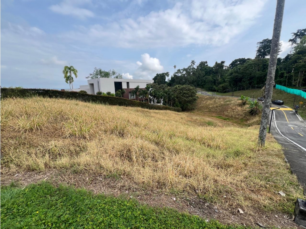 VENDO LOTE CAMPESTRE EN EL CONDOMINIO MALABAR, CERRITOS. - 6