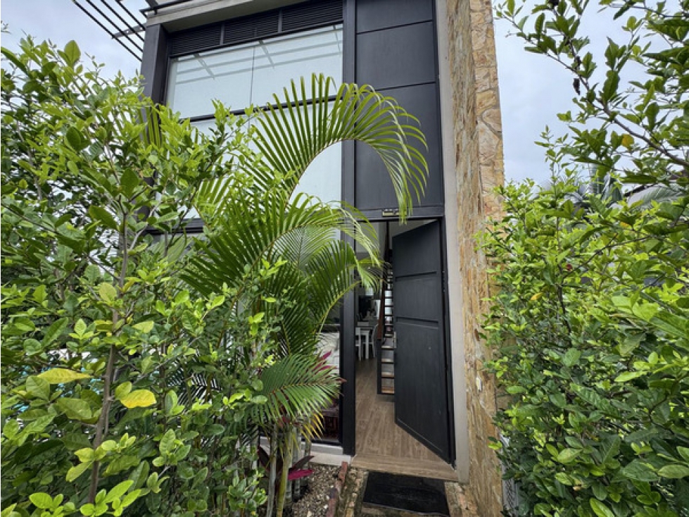 Vendo Casa moderna con piscina y vista natural, condominio en La Mesa. — foto 3