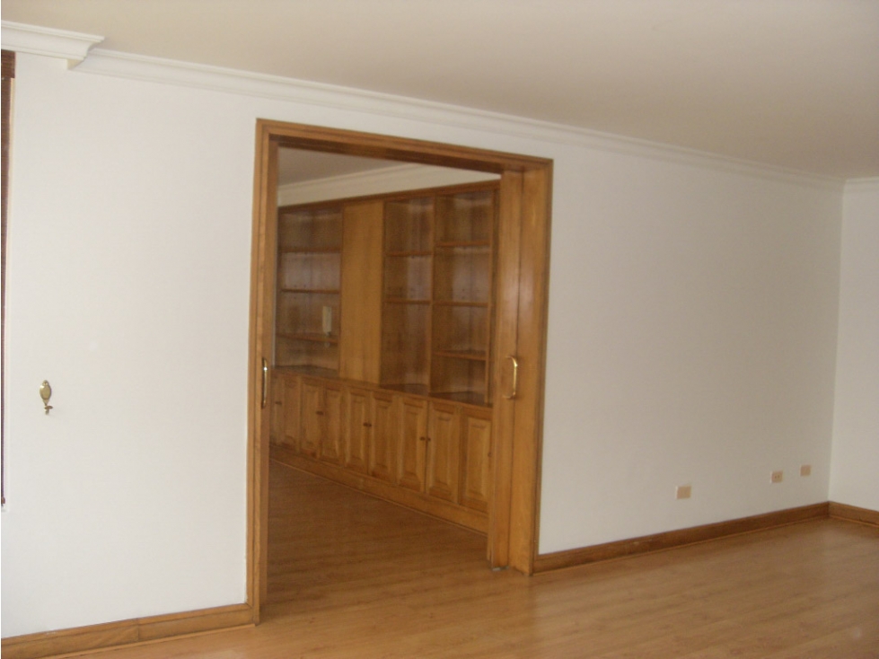 Apartamento en Chicó|200 m² |3H+Estudio| 2 Garajes| Gran Potencial — foto 4
