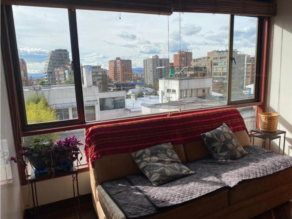 Apartamento clásico en venta en Rosales, espacios amplios e iluminados — foto 2