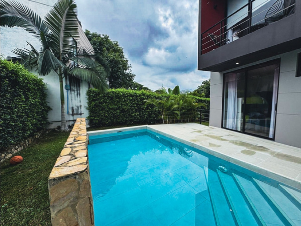 Vendo Casa moderna con piscina y vista natural, condominio en La Mesa. — foto 2