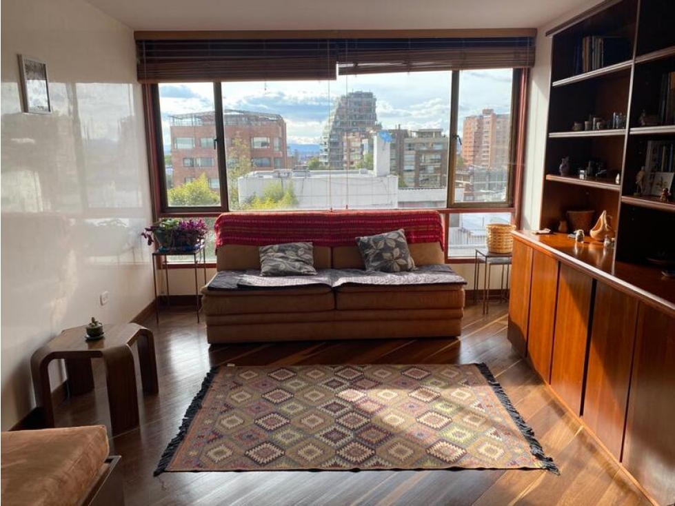 Apartamento clásico en venta en Rosales, espacios amplios e iluminados — foto 3