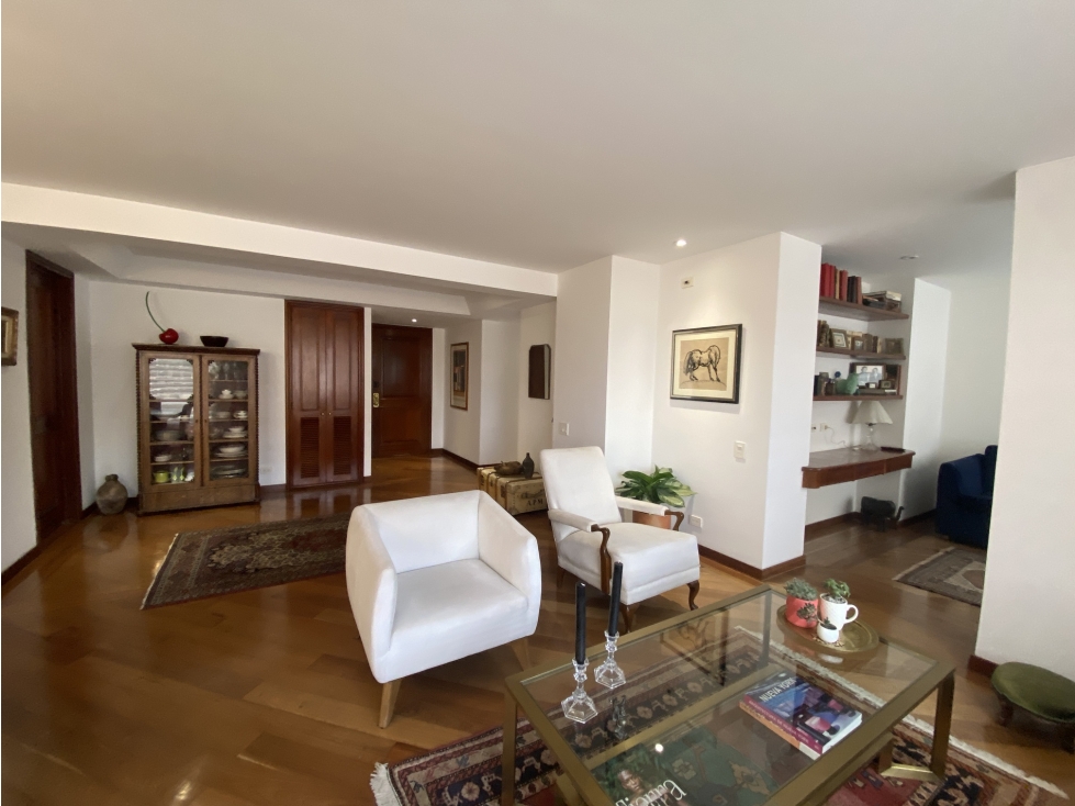 Lindo apartamento en Chicó Museo