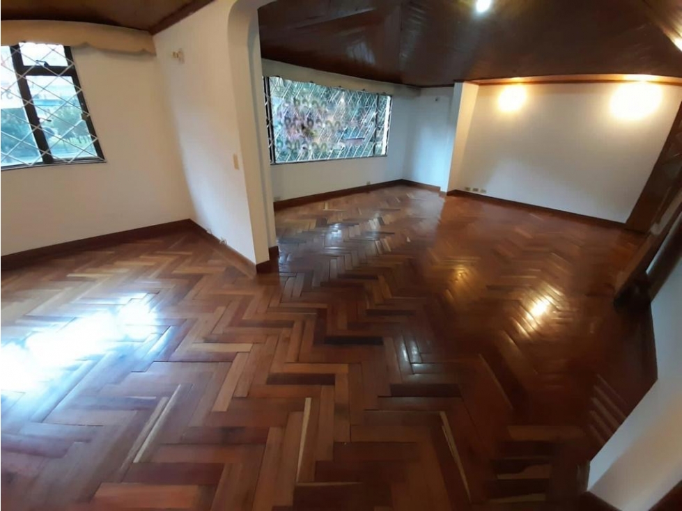 CASA EN VENTA RENTANDO LAS MARGARITAS, BOGOTÁ