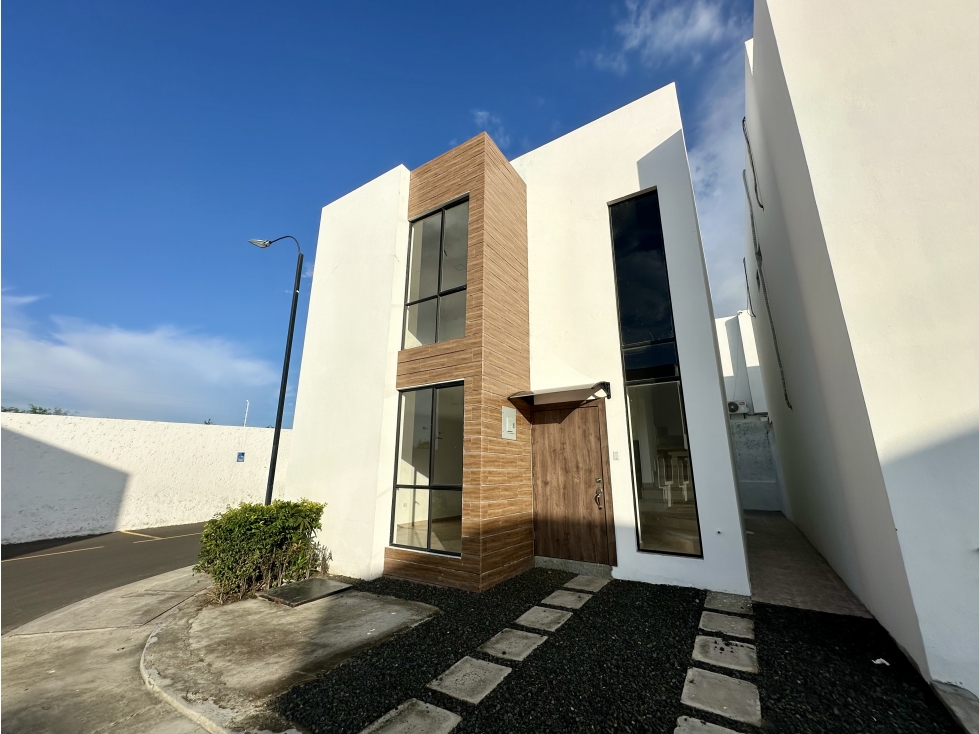 CASAS MODERNA EN VENTA EN URB PORTÓN DEL SOL - MANTA