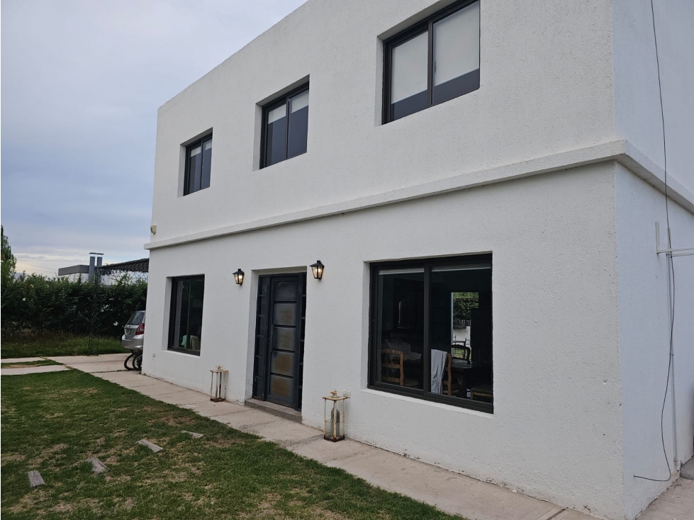 VENTA CASA EN BARRIO CERRADO LUNLUNTA MAIPU - 1