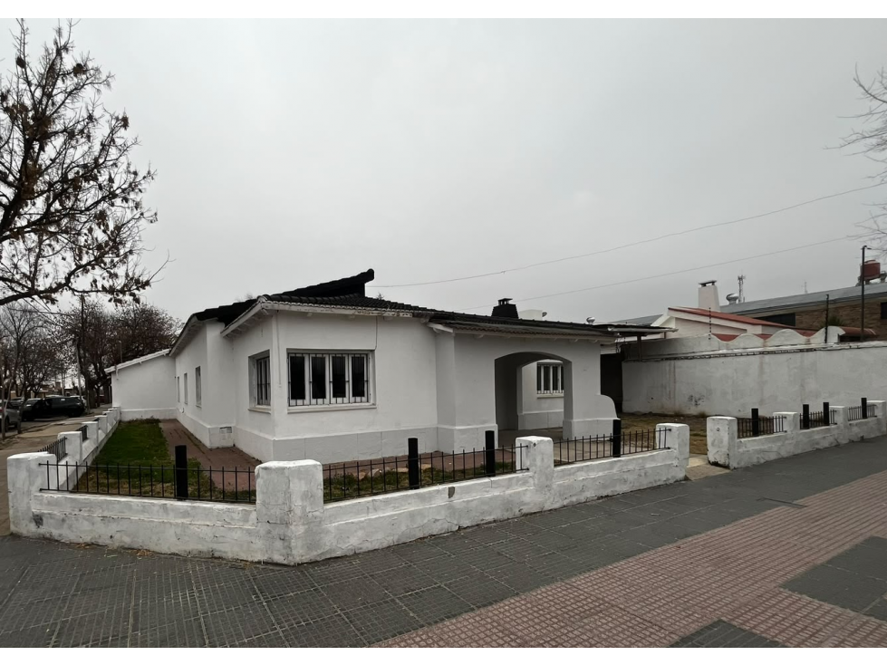 Casa en alquiler sobre calle San Martín,Tyán. Ideal consultorio. - 2