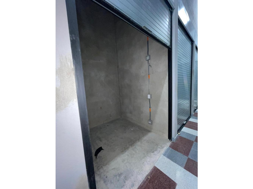 LOCAL EN VENTA BELLO - NIQUIA DENTRO DE CENTRO COMERCIAL - 4