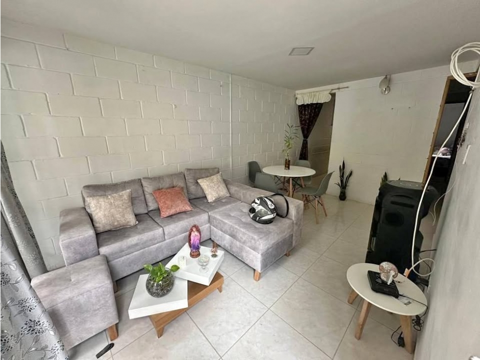 NAVARRA - BELLO - SE VENDE CASA