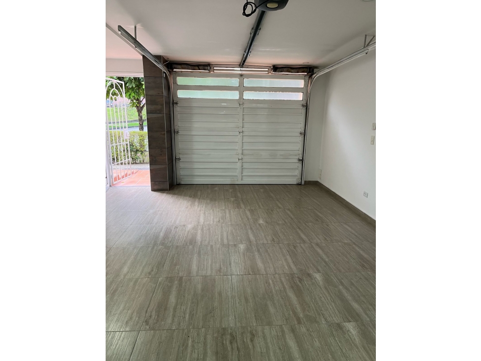 APARTAMENTO EN VENTA MEDELLIN - SANTA TERESITA — foto 2