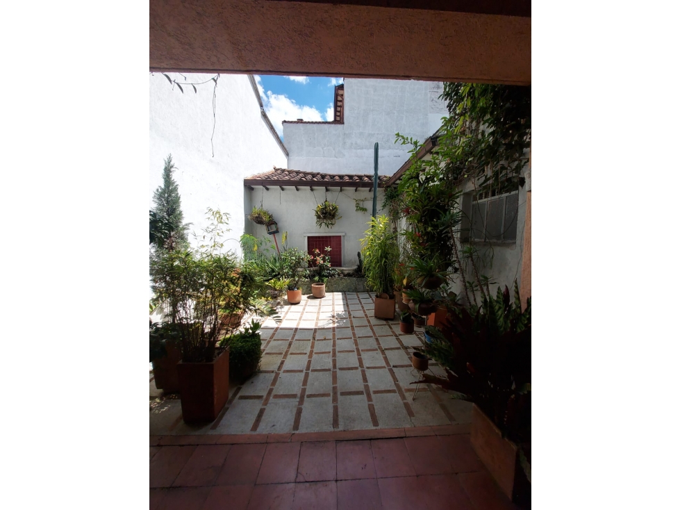 CASA EN VENTA EN MEDELLIN - PRADO CENTRO