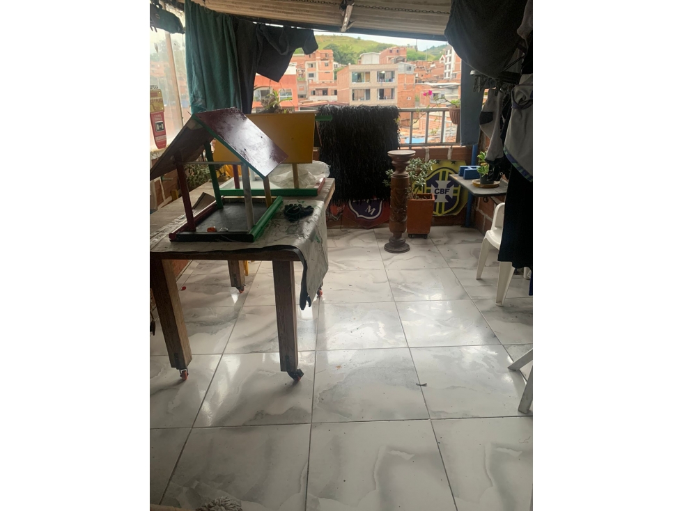 EXCELENTE OPORTUNIDAD SE VENDE CASA - EL CARMELO - BELLO — foto 3