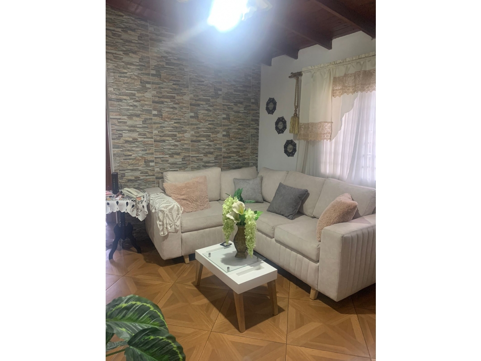 EXCELENTE OPORTUNIDAD SE VENDE CASA - EL CARMELO - BELLO — foto 6