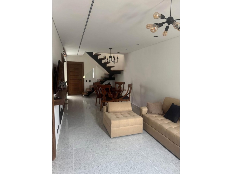 VENDO HERMOSA CASA 2 PLANTAS - UBICADA RIO NEGRO BARRIO EL NOGAL — foto 4