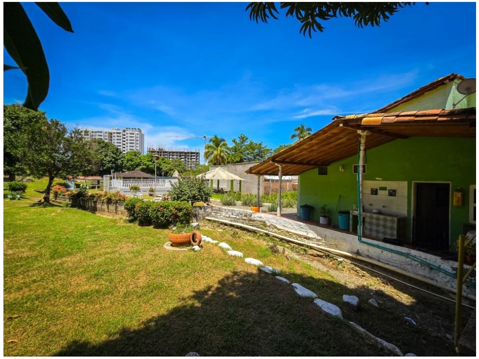 SE VENDE CASA LOTE EN SANTA FE DE ANTIOQUIA, MINUTOS DEL PARQUE - 6