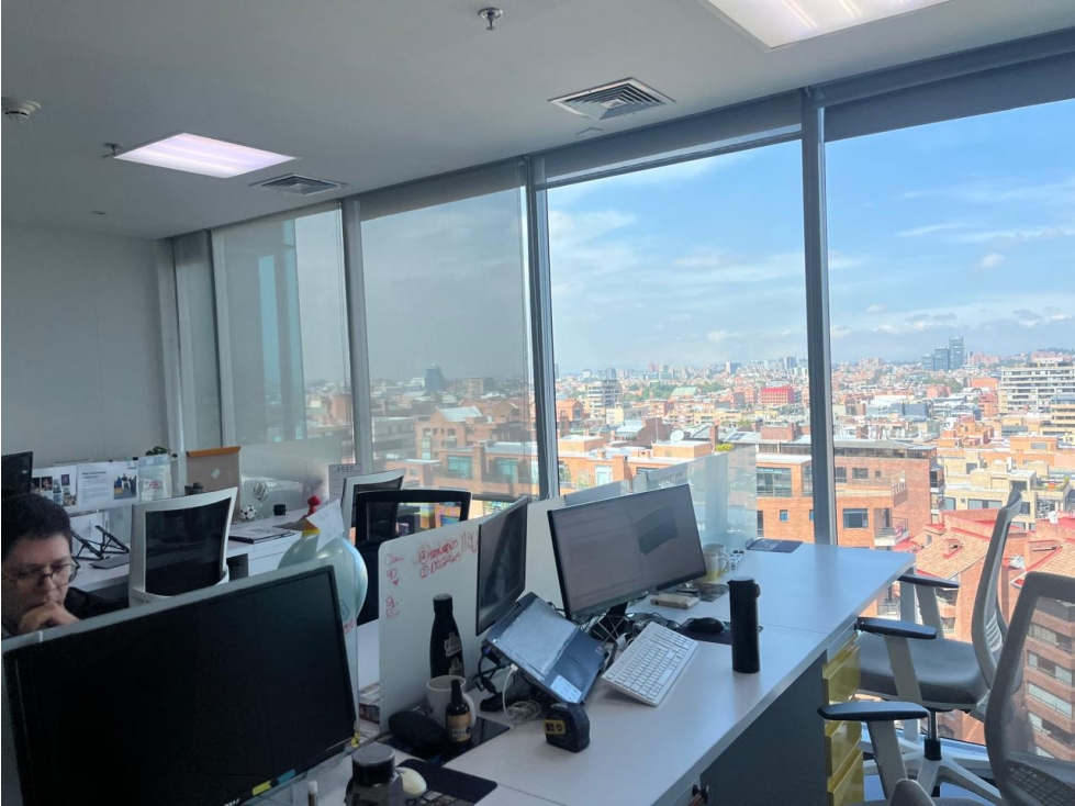 Oficina en Venta/Arriendo - Bogotá - Usaquén — foto 2