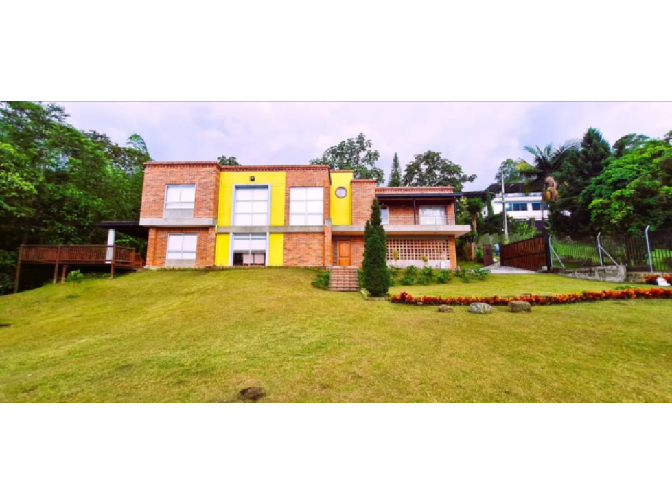 CASA CAMPESTRE EN VENTA EN LOMA DEL ESCOBERO, ENVIGADO