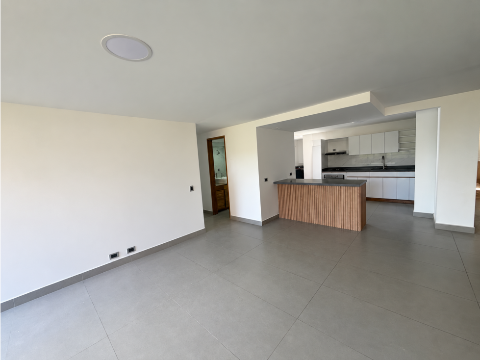 VENTA DE APARTAMENTO REMODELADO DE 145 M² EN EL POBLADO, MEDELLÍN — foto 5
