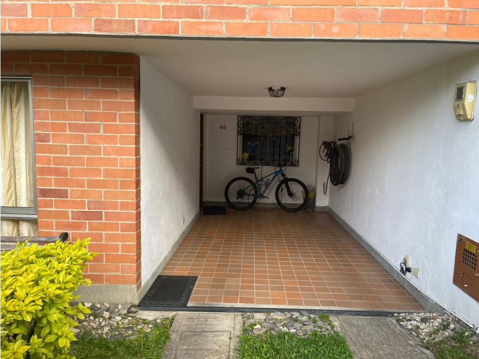 VENTA DE CASA DE 154 M² Y VISTA A RESERVA LAS ANTILLAS ENVIGADO — foto 2