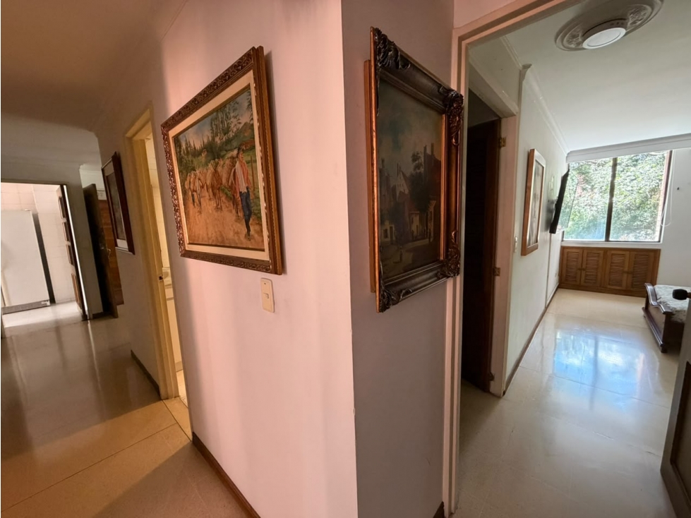 Apartamento En Venta En Laureles, Medellín 117,86 M² — foto 2
