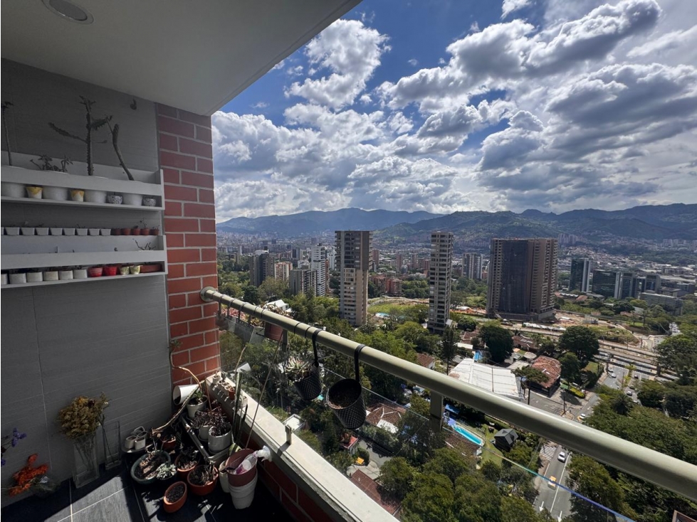 VENTA DE APARTAMENTO- BALSOS, POBLADO CON HERMOSA VISTA A LA CIUDAD