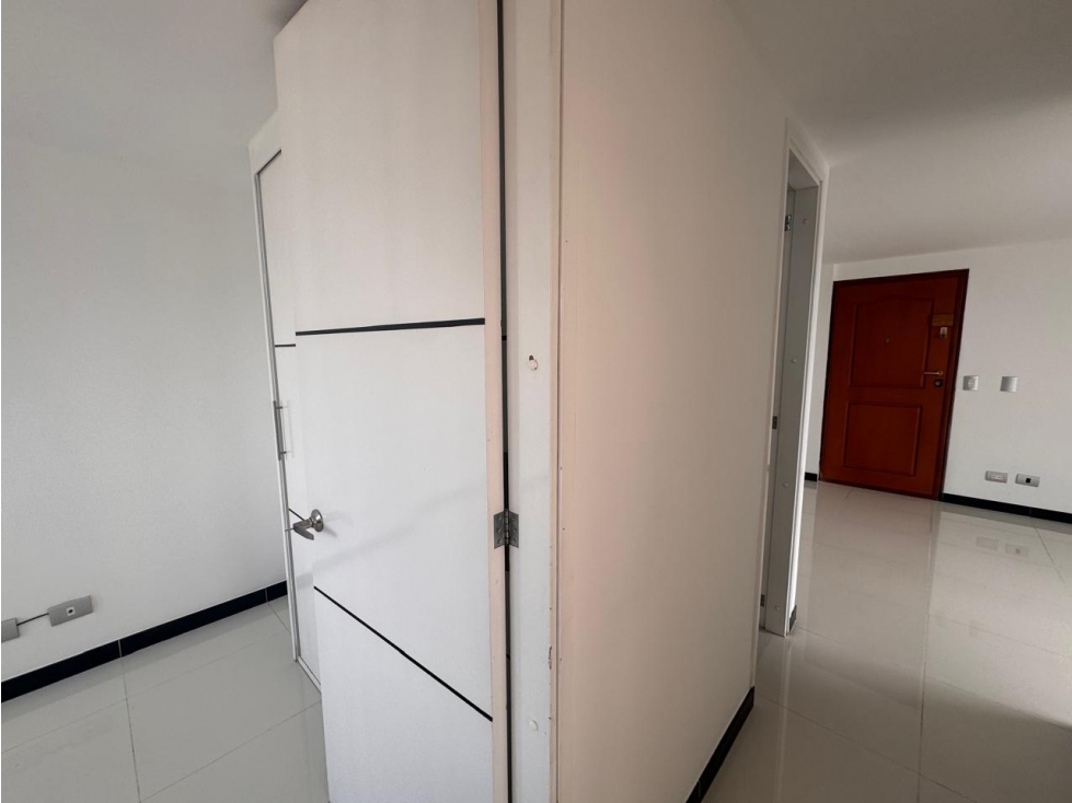 VENTA DE APARTAMENTO- BALSOS, POBLADO CON HERMOSA VISTA A LA CIUDAD — foto 4
