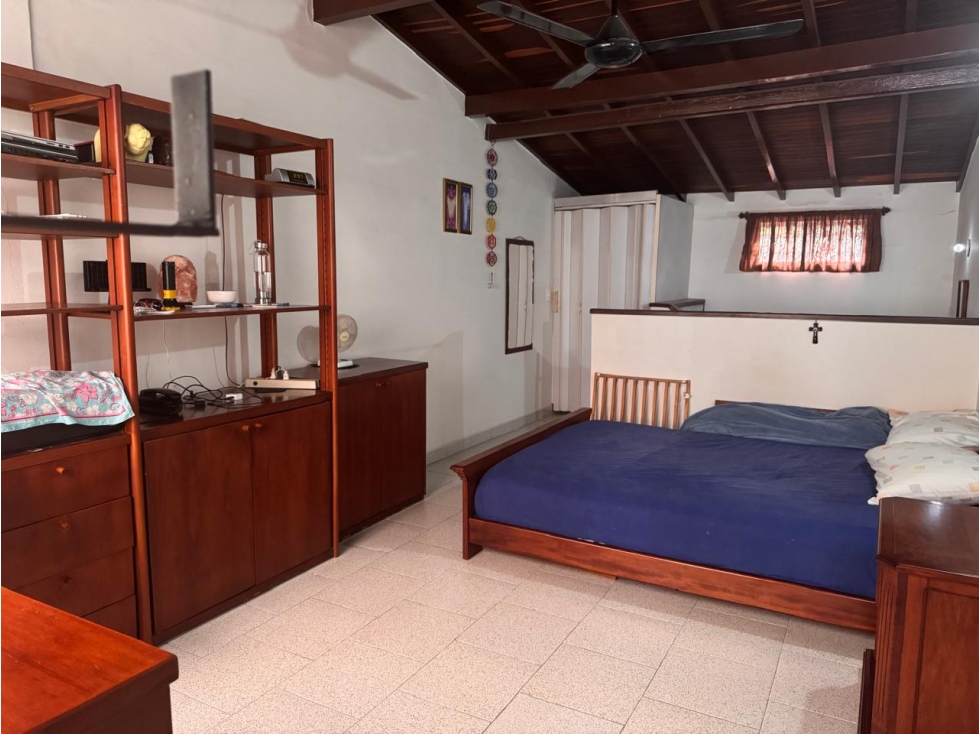 VENTA DE CASA EN ENVIGADO, LA PAZ 3 NIVELES, 4 ALCOBAS Y TERRAZA — foto 3