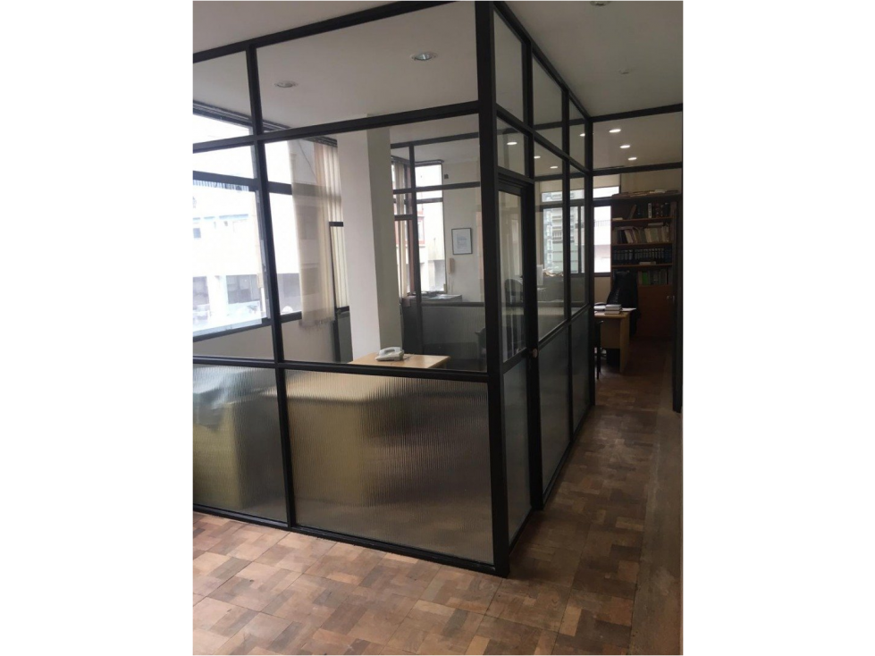 OFICINA EN VENTA / Corrientes esquina San Martin