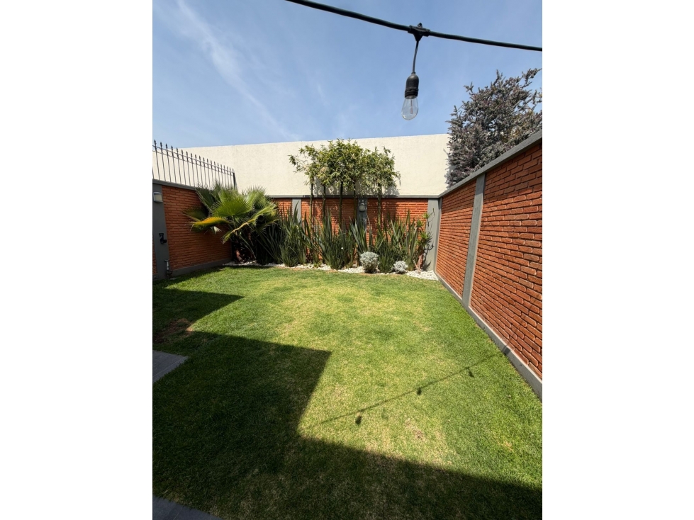 Venta de Casa con 3 Recamaras en Residencial Lomas Virreyes, Calimaya - 2