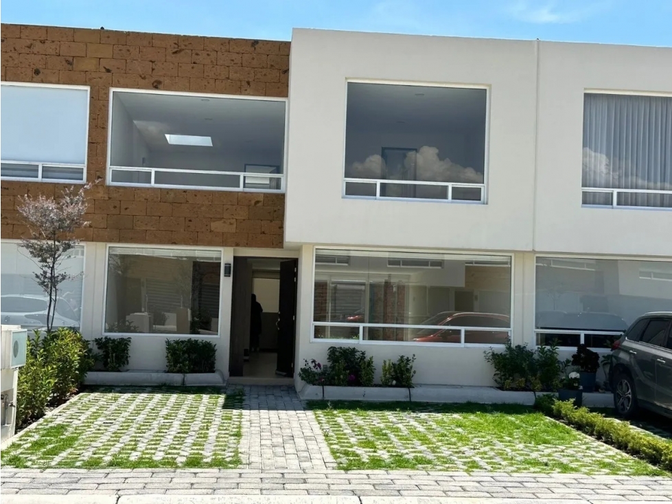 Venta de Casa con 3 Recamaras en Residencial Lomas Virreyes, Calimaya - 1