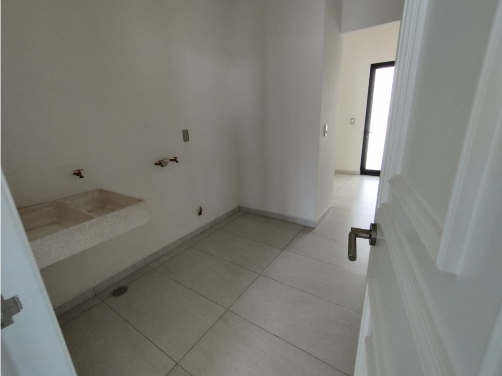 VENTA DE HERMOSA CASA FRENTE A PARQUE BICENTENARIO METEPEC — foto 6