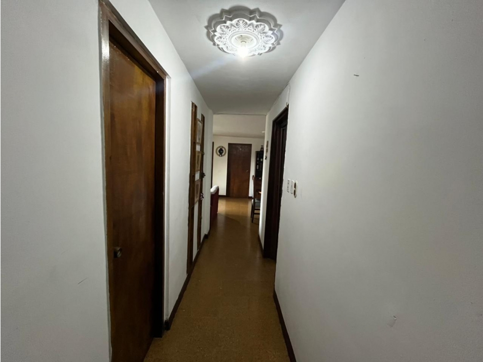 SE VENDE/ARRIENDA GRAN APARTAMENTO EN PRADO CENTRO, MEDELLÍN — foto 2
