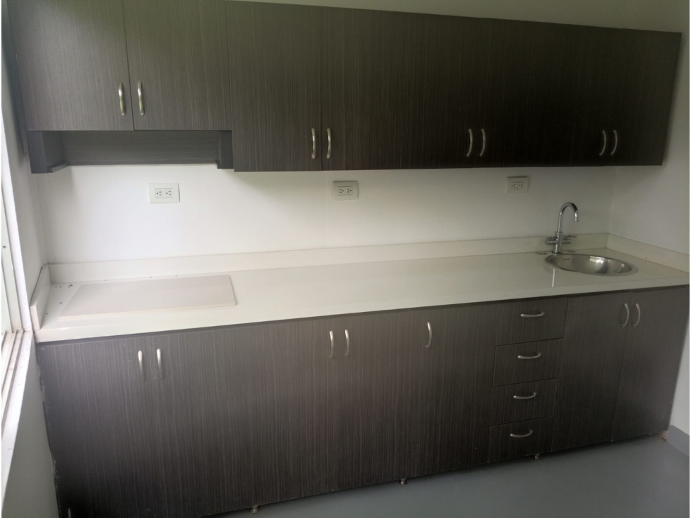 SE ARRIENDA LOCAL EN GUAYACANES 2 - SAN JERONIMO - 6