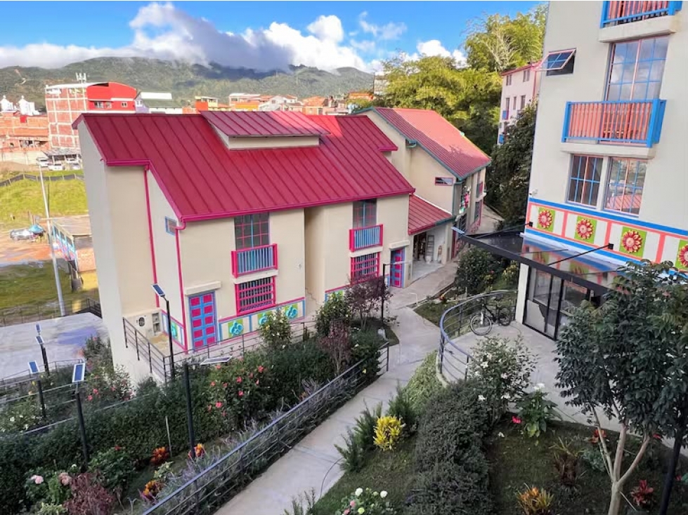 SE VENDE APARTAMENTO AMOBLADO EN GUATAPE