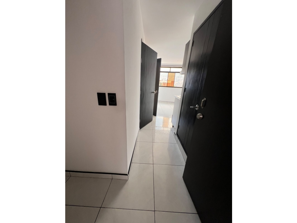 SE ARRIENDA APARTAMENTO EN LA AVENIDA 80, ROBLEDO.