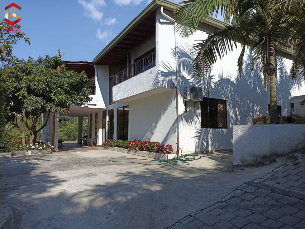 SE VENDE FINCA EN COPACABANA - 1
