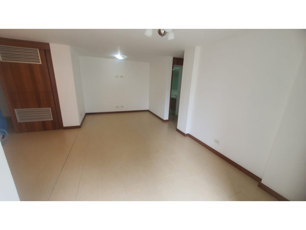 SE ARRIENDA APARTAMENTO EN LA URBANIZACIÓN BRUJAS CAMPESTRE, ENVIGADO