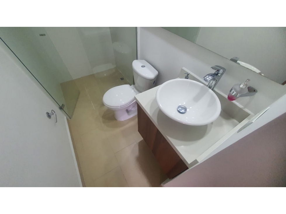 SE ARRIENDA APARTAMENTO EN LA URBANIZACIÓN BRUJAS CAMPESTRE, ENVIGADO — foto 2