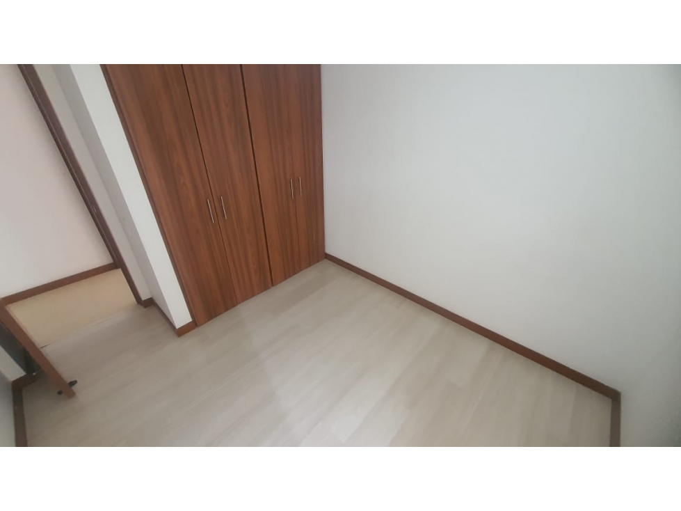 SE ARRIENDA APARTAMENTO EN LA URBANIZACIÓN BRUJAS CAMPESTRE, ENVIGADO — foto 3