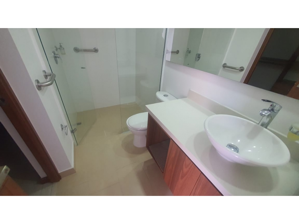 SE ARRIENDA APARTAMENTO EN LA URBANIZACIÓN BRUJAS CAMPESTRE, ENVIGADO — foto 4