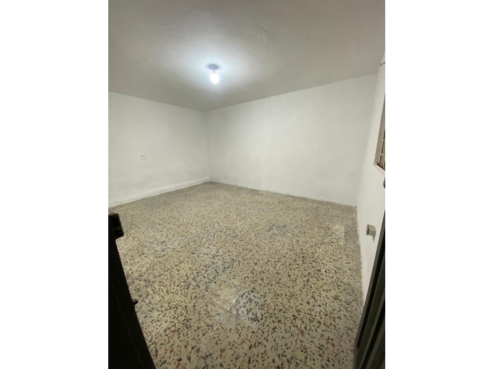 SE VENDE CASA EN SAN JAVIER BARRIO EDUARDO SANTOS, MEDELLIN — foto 2
